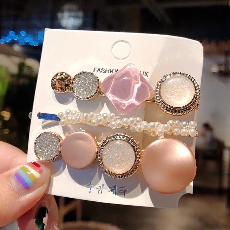 Pearl hair accessories - Things and what not