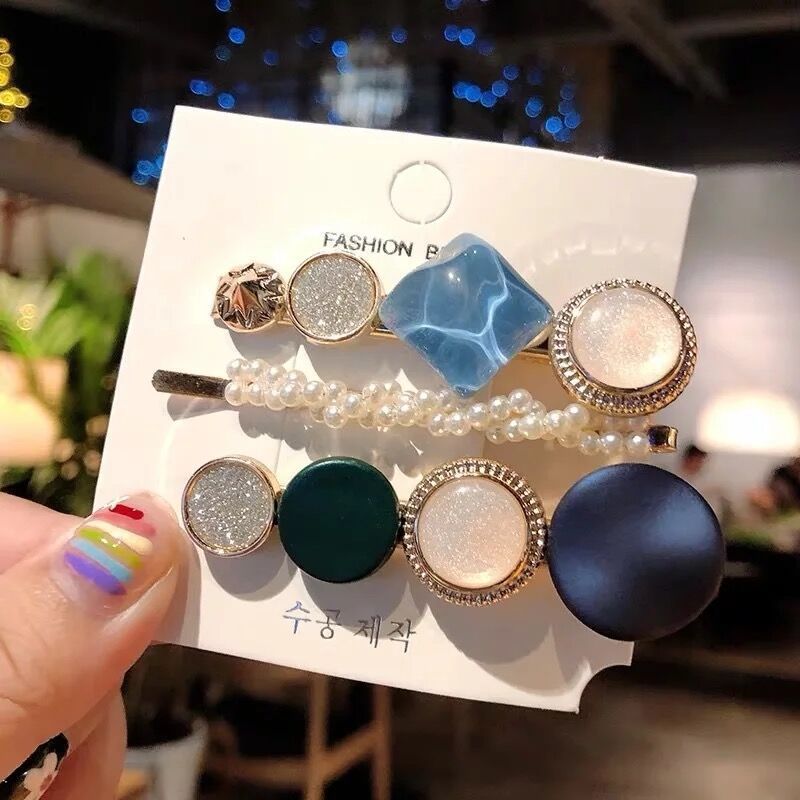 Pearl hair accessories - Things and what not